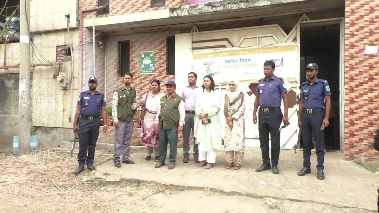 অস্বাস্থ্যকর পরিবেশে শিশুখাদ্য তৈরি, ৩ লাখ টাকা জরিমানা