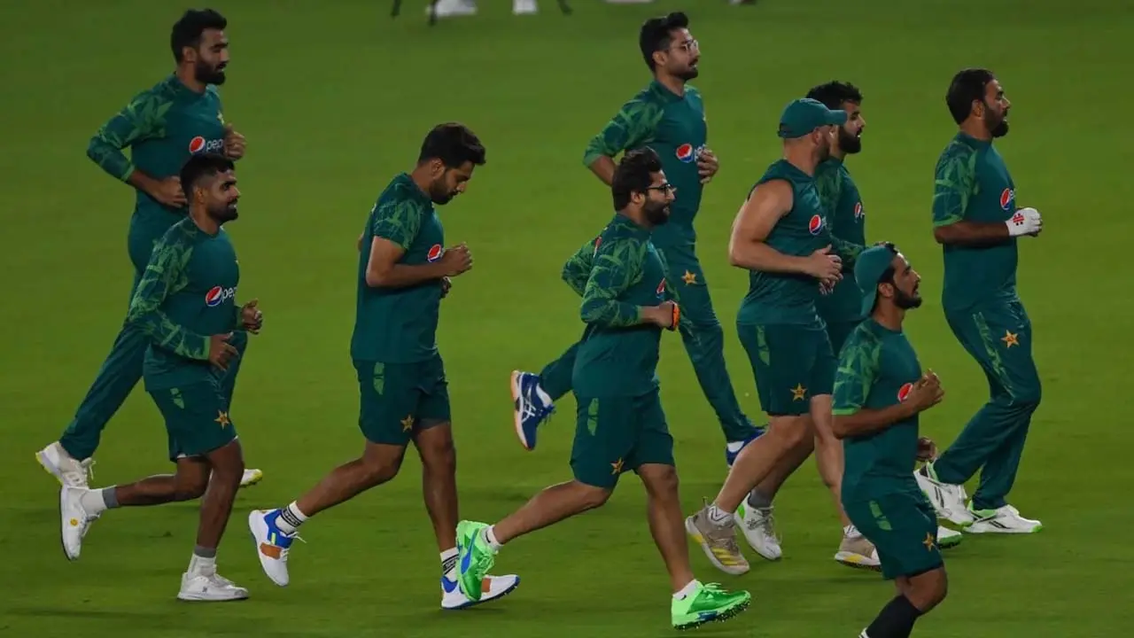 ভারত ম্যাচের পর ‘গণহারে অসুস্থ’ পাকিস্তানের ক্রিকেটাররা!