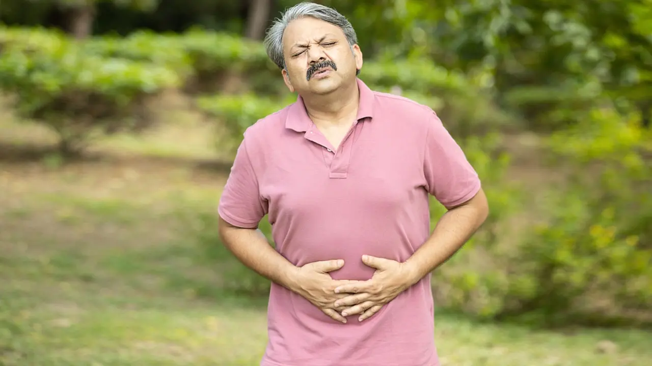 পেটের সমস্যায় ভুগছেন? এই ৫ খাবার নিয়মিত খান