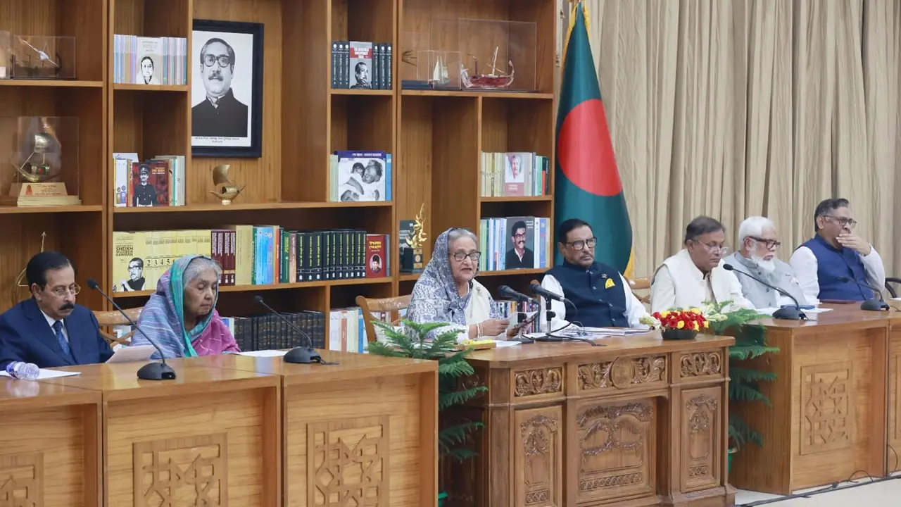 নির্বাচন হবে এবং সময়মতোই হবে : প্রধানমন্ত্রী