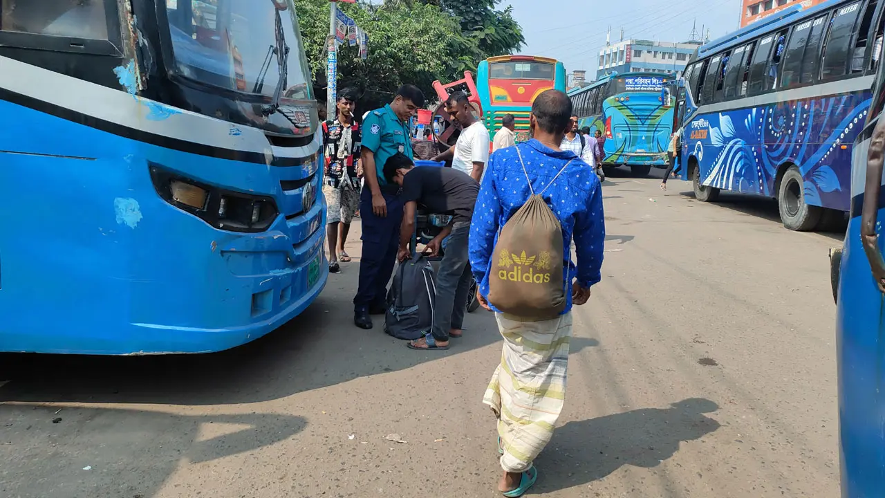 ঢাকায় ঢোকার আগে আমিনবাজারে তল্লাশি
