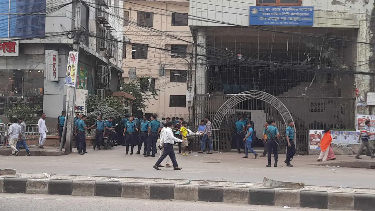 বিএনপির সমাবেশ ঘিরে মোড়ে মোড়ে সতর্ক পুলিশ