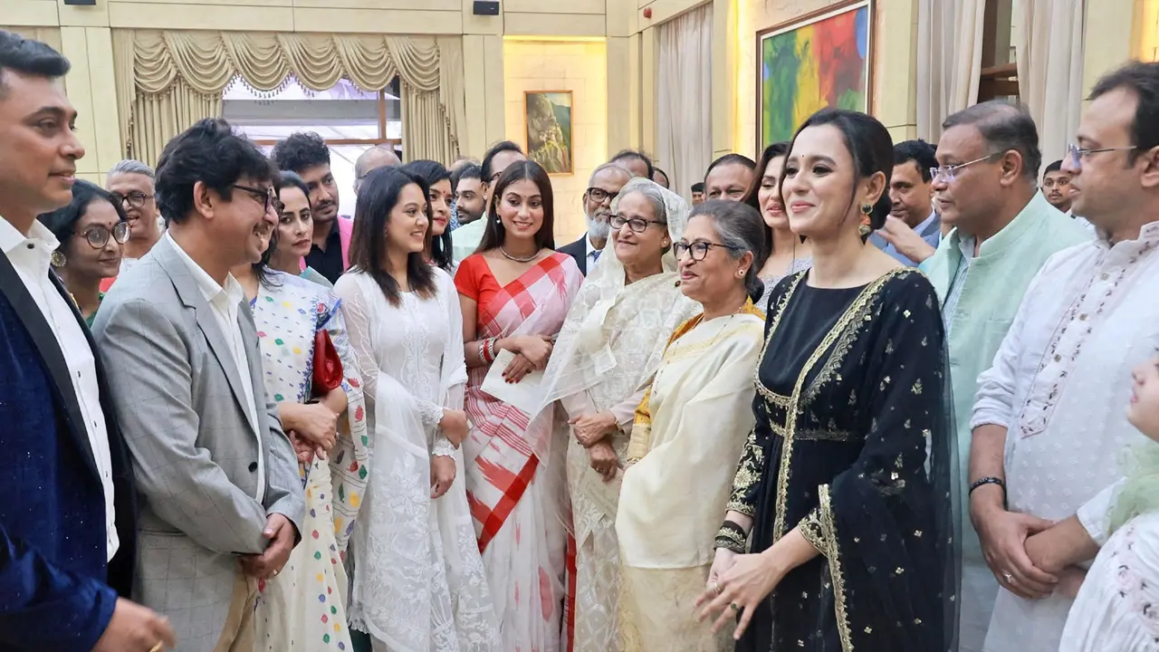 প্রধানমন্ত্রীর সঙ্গে নৈশভোজে শুভ-ফারিয়ারা