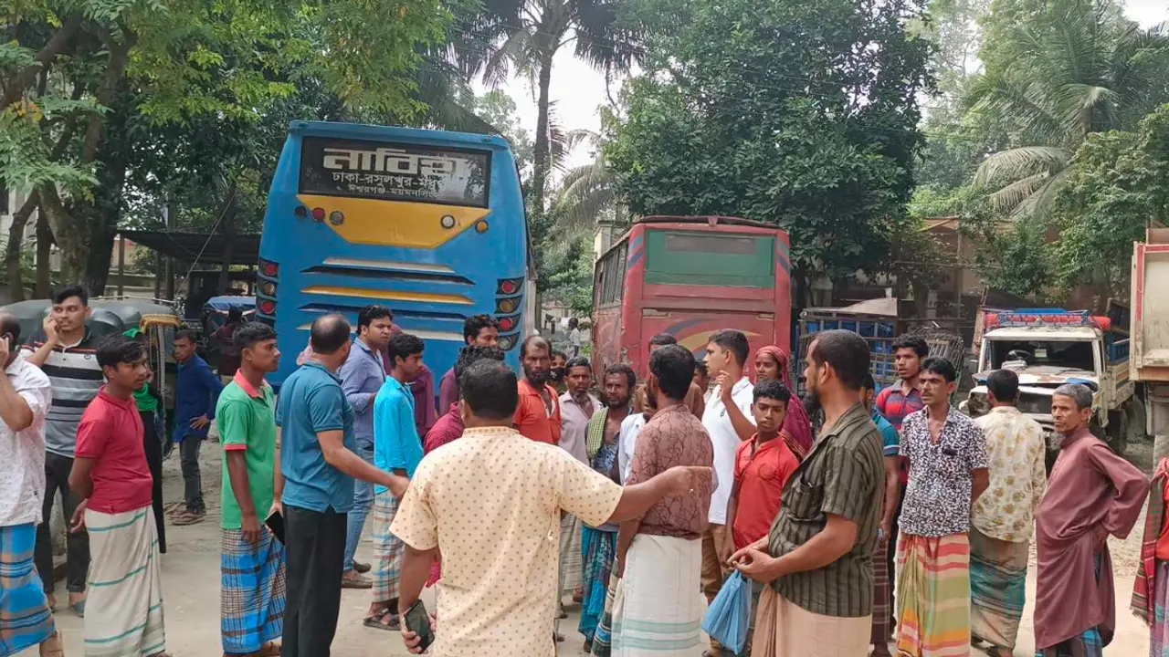 ৪ গার্মেন্টসকর্মীকে পিষে মারল বাস