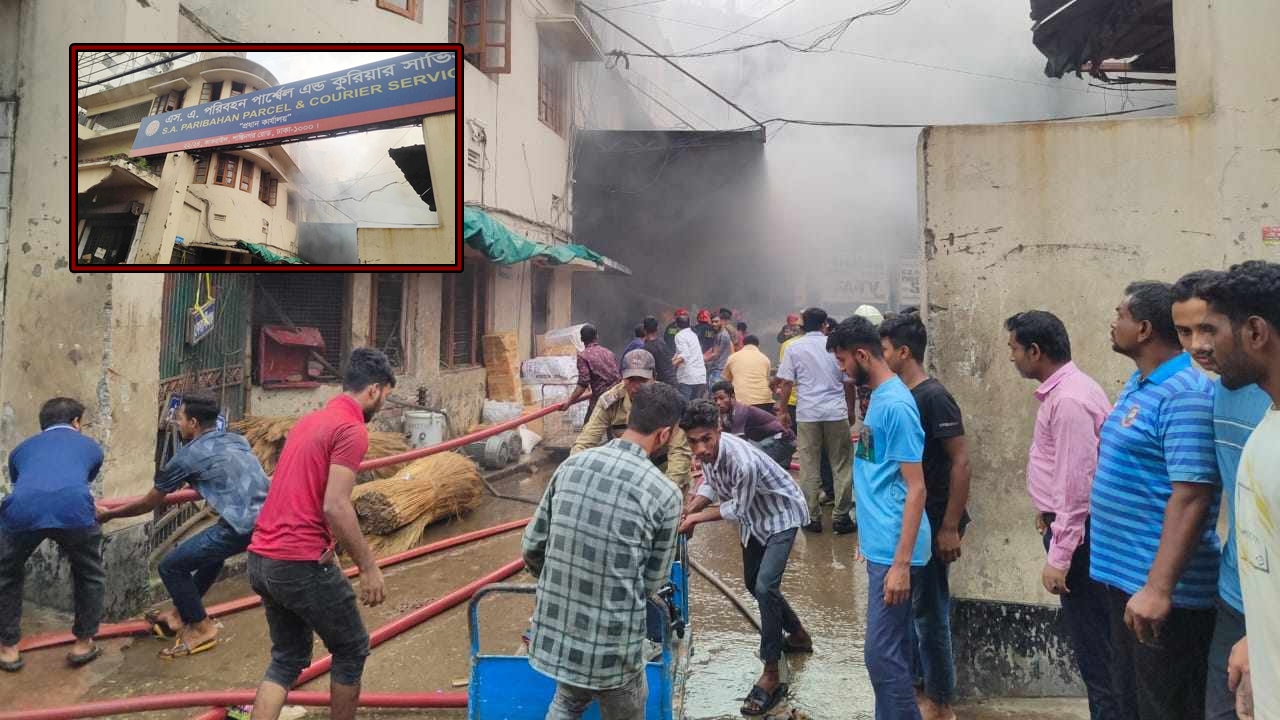 কাকরাইলে এসএ পরিবহন কার্যালয়ে আগুন