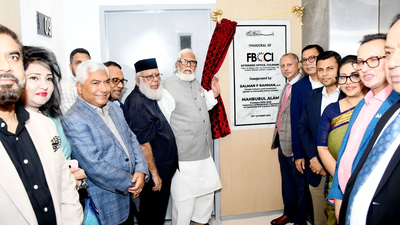 ব্যবসায়ীদের ‘আউট অব দ্য বক্স’ চিন্তা করতে হবে