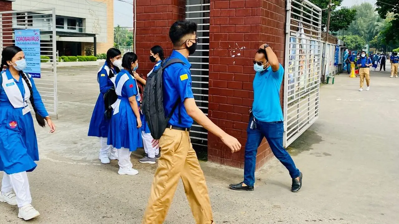 অনুপস্থিত শিক্ষার্থীদের জন্য ভার্চুয়ালি ক্লাস নেওয়ার পরামর্শ