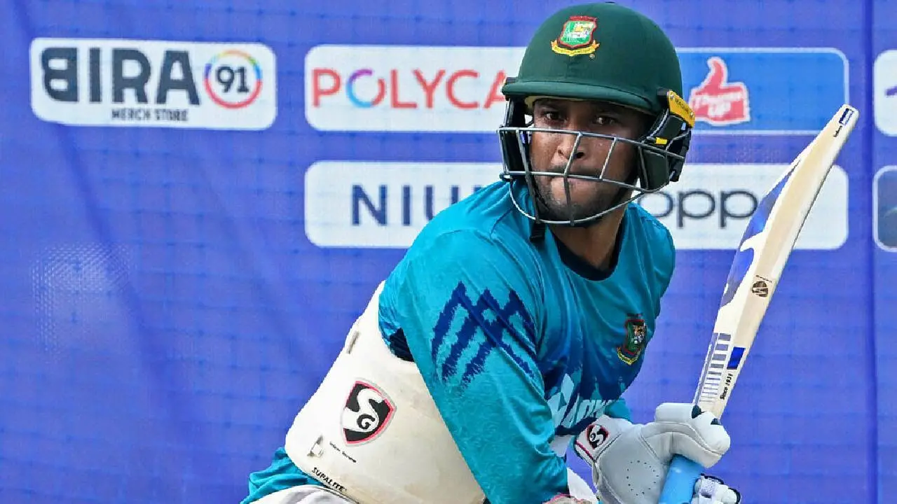 মিরপুরে অনুশীলন শেষে বেরিয়ে গেলেন সাকিব