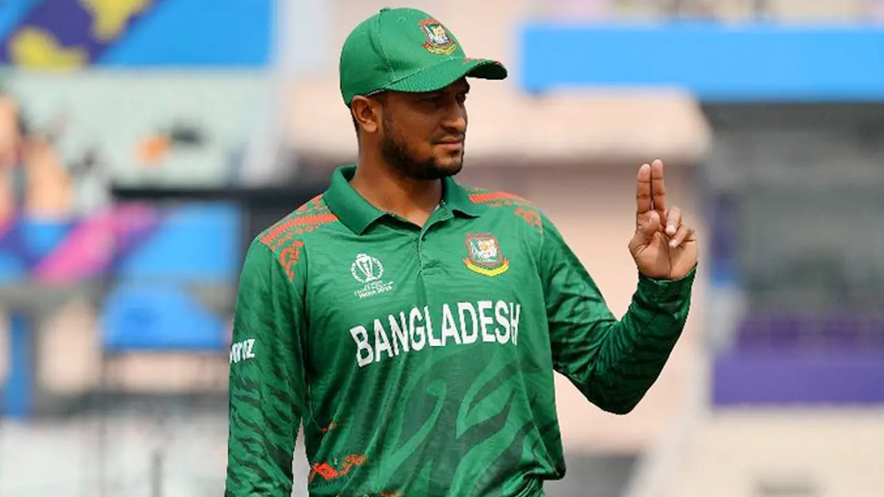 কলকাতায়ও দুয়ো শুনলেন সাকিব