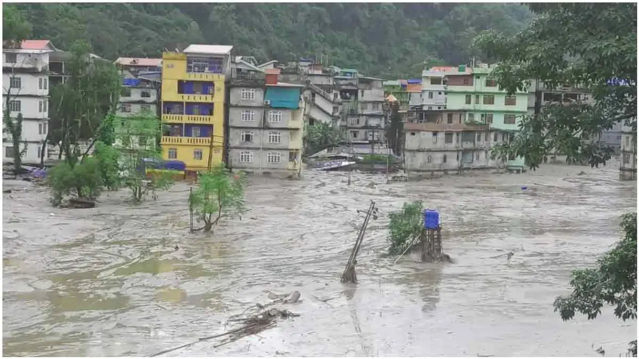 সিকিমে আকস্মিক বন্যায় নিহত ১০, নিখোঁজ ৮২