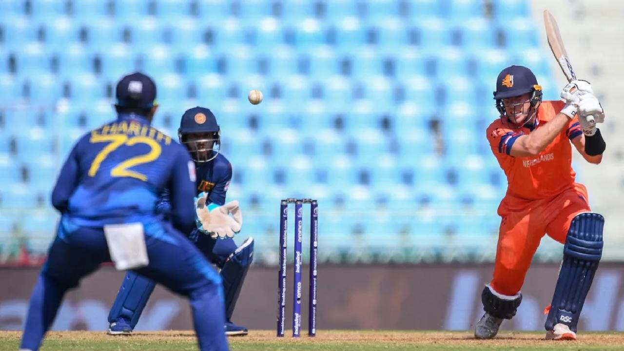 শুরুর ধাক্কা সামলে ডাচদের লড়াকু সংগ্রহ 