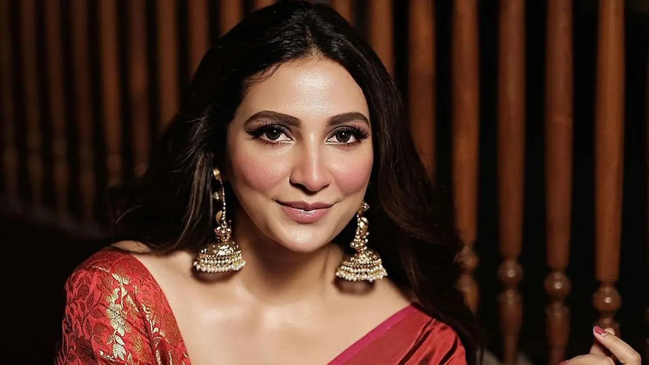 ৪ ছেলে ৮ মেয়ের মা হবেন, ভবিষ্যত শুনে চমকে গেলেন শুভশ্রী