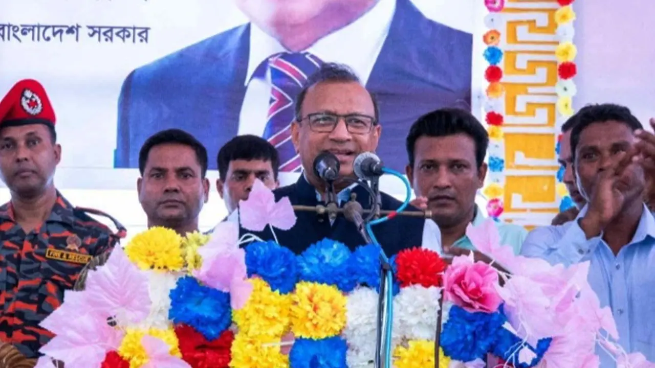 অসাংবিধানিক সরকার খুবই ভয়ানক : তাজুল ইসলাম