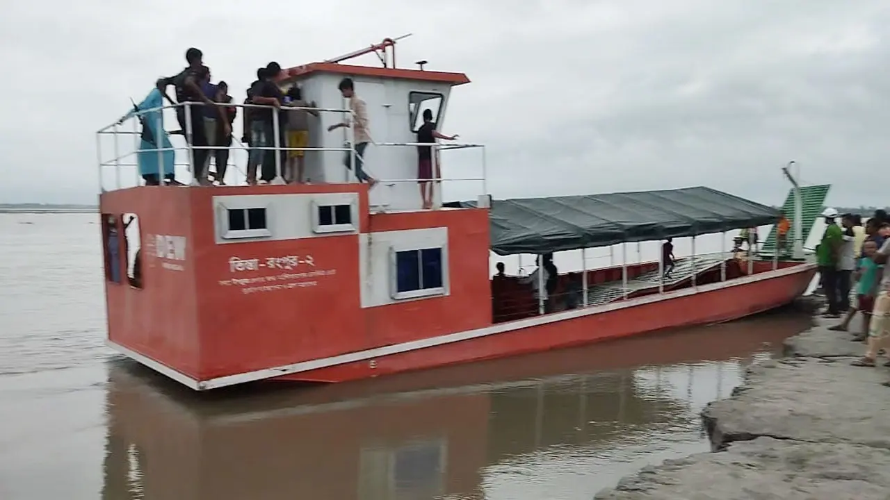 ভয়াবহ বন্যার শঙ্কা, নিরাপদ আশ্রয়ের খোঁজে তিস্তা পাড়ের মানুষ