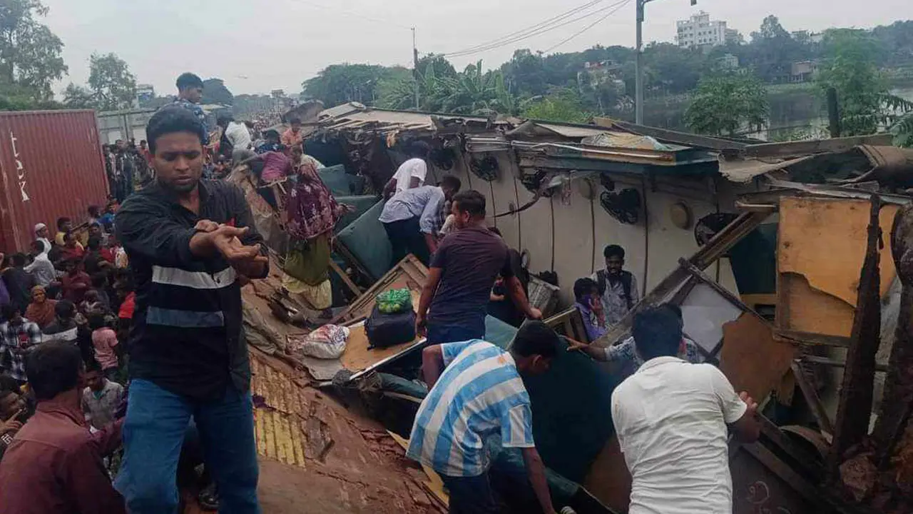 ঢাকা-চট্টগ্রাম রুটে ট্রেন চলাচল বন্ধ