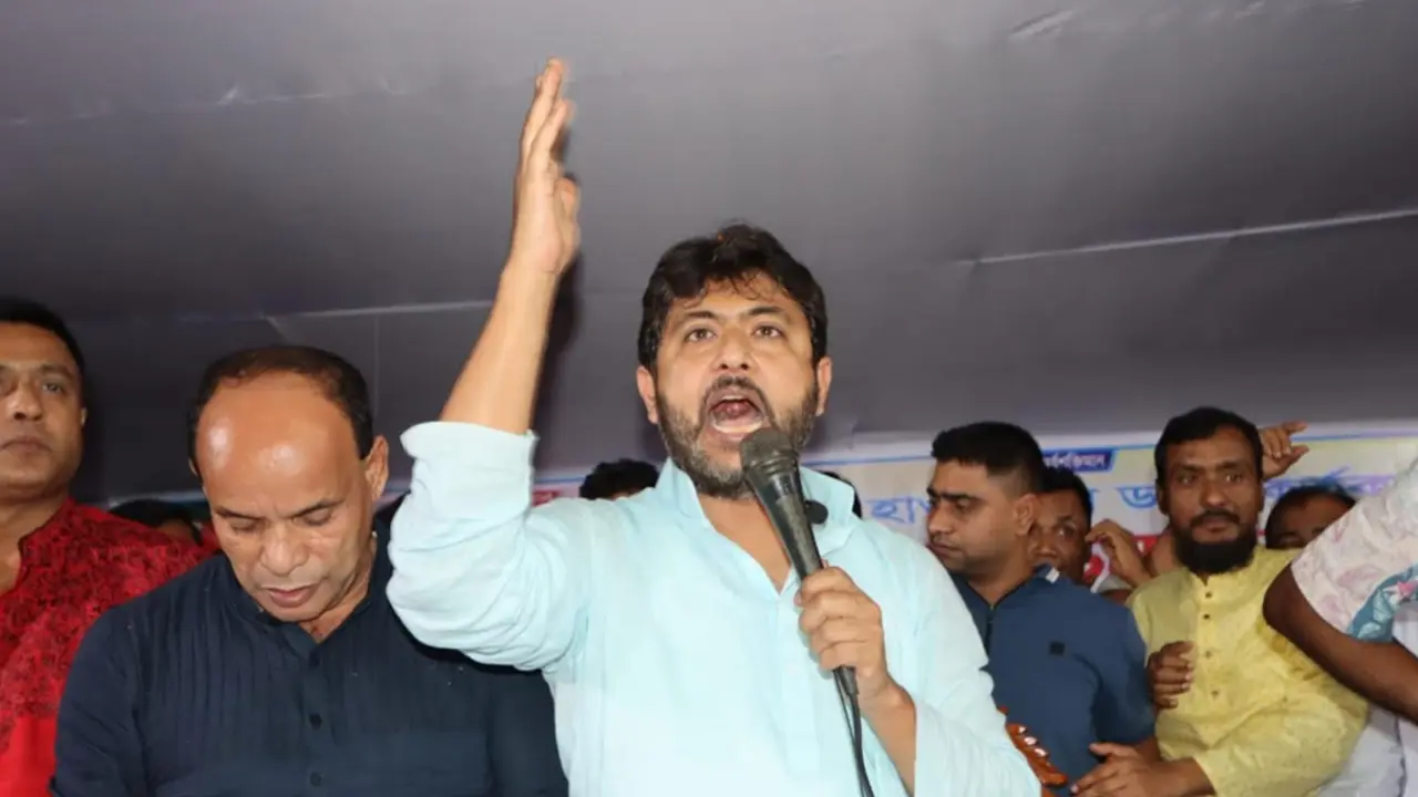 ‘কাকা নৌকাকে আর অপমান কইরেন না’