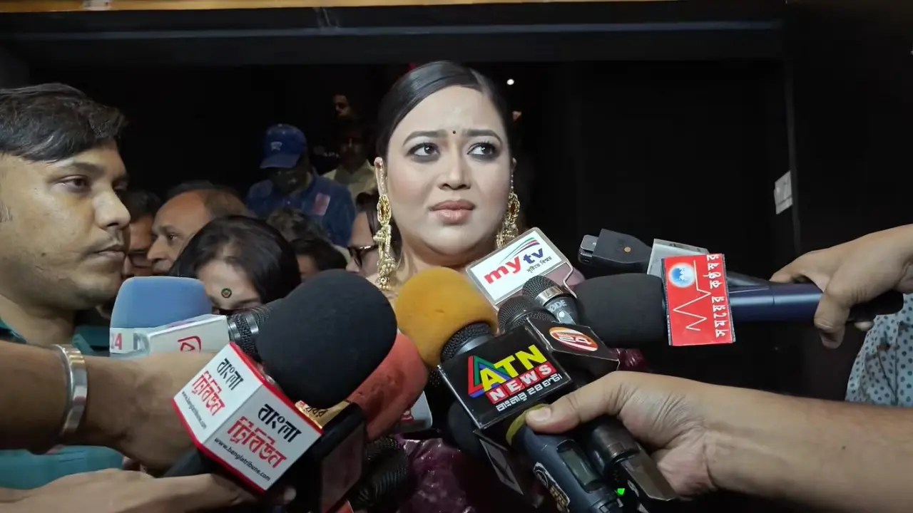 কান্না সামলে রাখতে পারলেন না ভাবনা