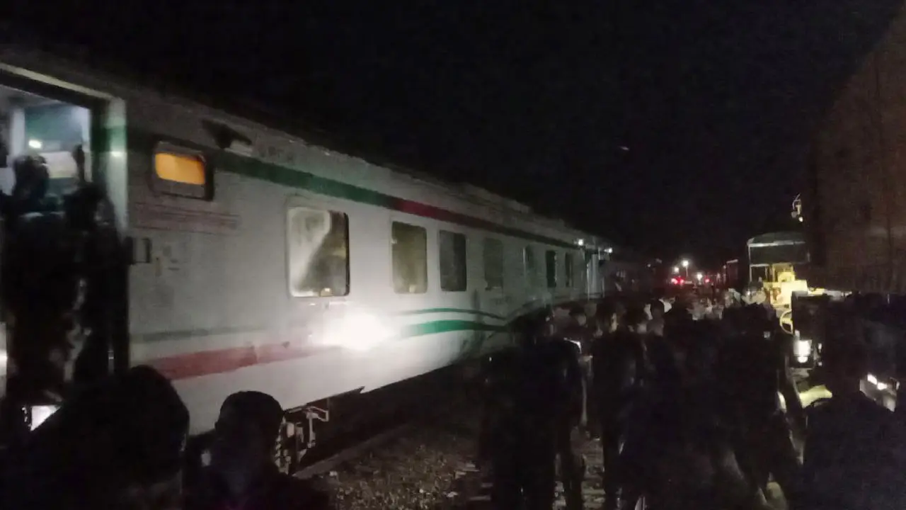 ৭ ঘণ্টা পর ঢাকা-সিলেট রুটে ট্রেন চলাচল স্বাভাবিক