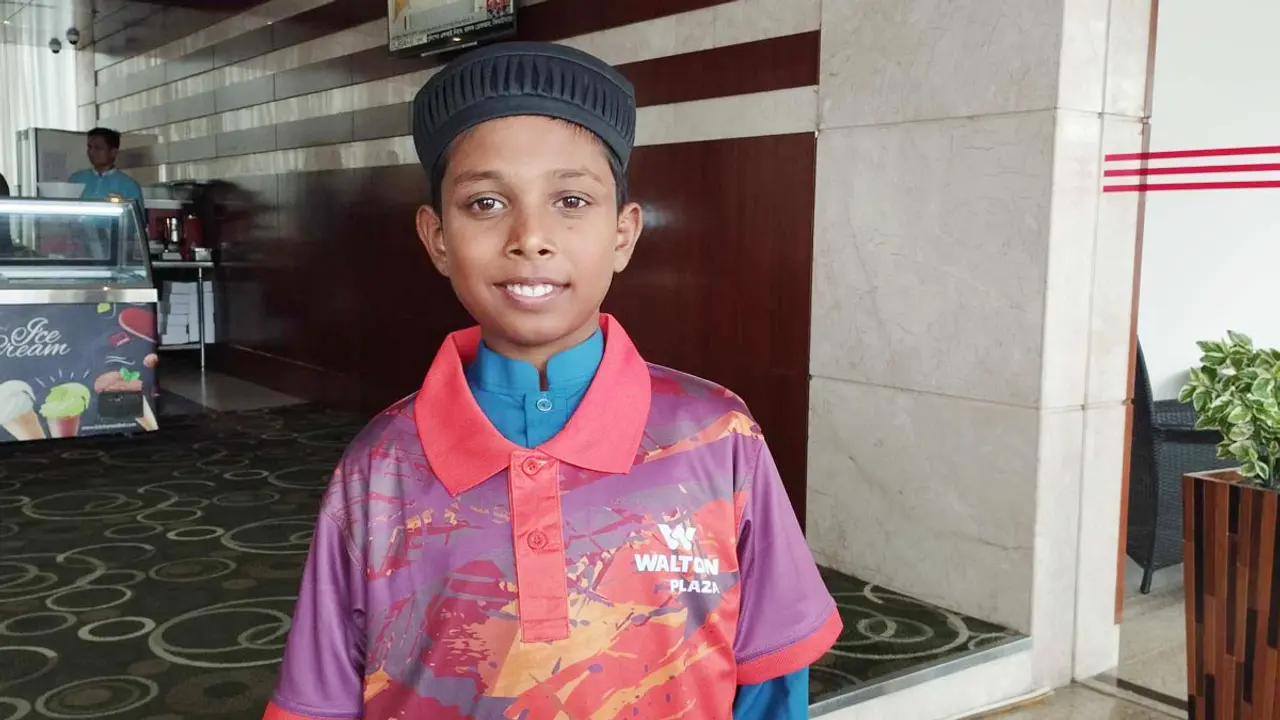 বিমানে চড়ার স্বপ্ন পূরণ হলো সেই জোনায়েদের