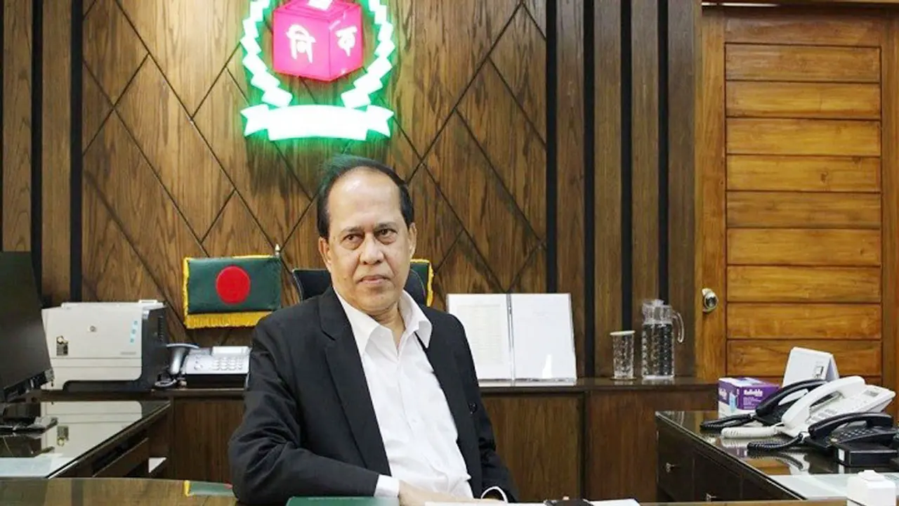 আমাদের দেশে মাস্তান ও পেশি শক্তি আছে : সিইসি