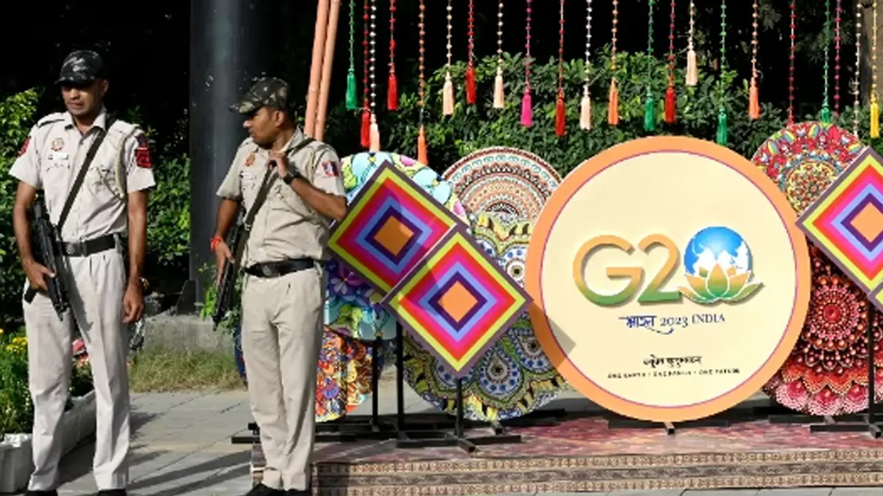 ৪৫০ পুলিশকর্মীকে নৈশভোজের আমন্ত্রণ মোদির