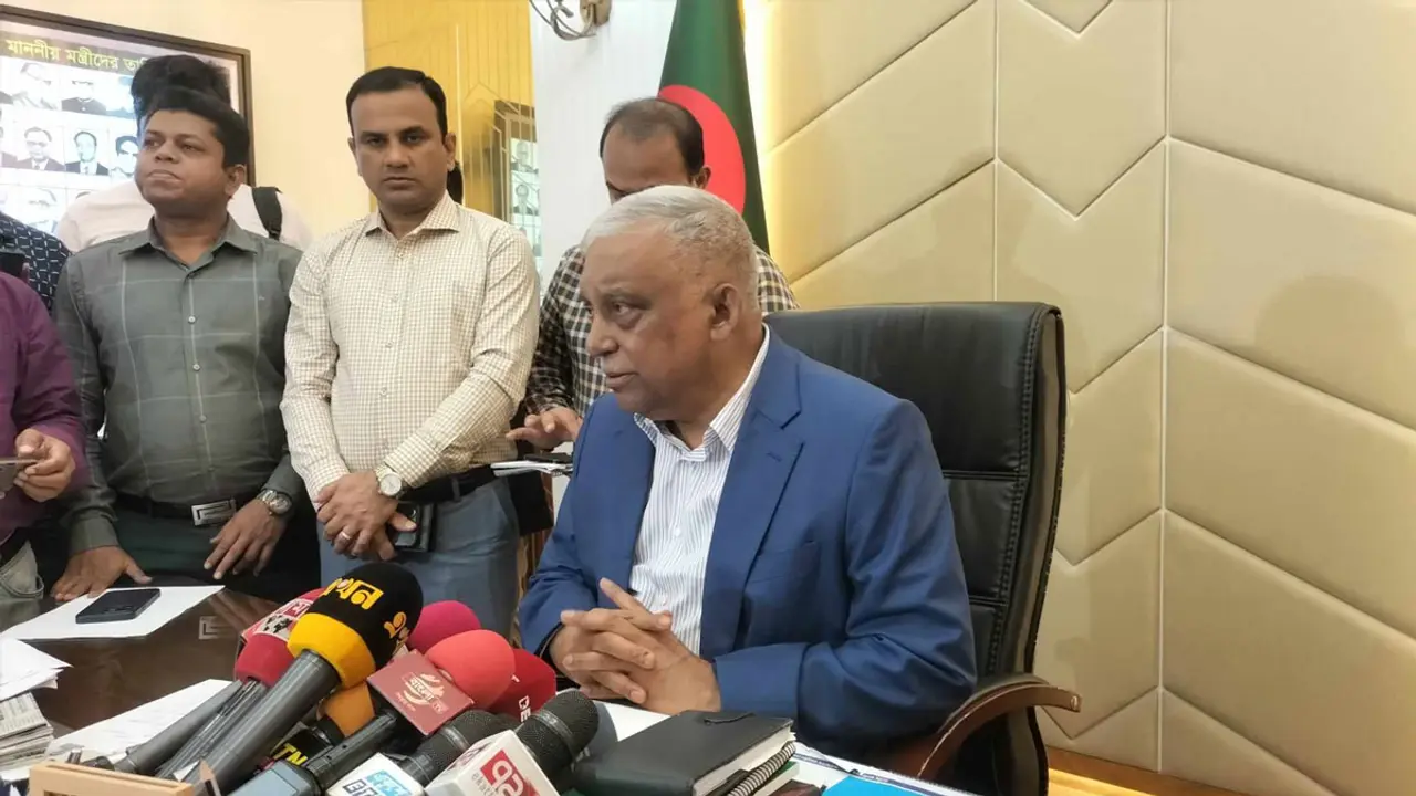 ভিসা নীতিতে কাকে নিষিদ্ধ করেছে জানি না : স্বরাষ্ট্রমন্ত্রী