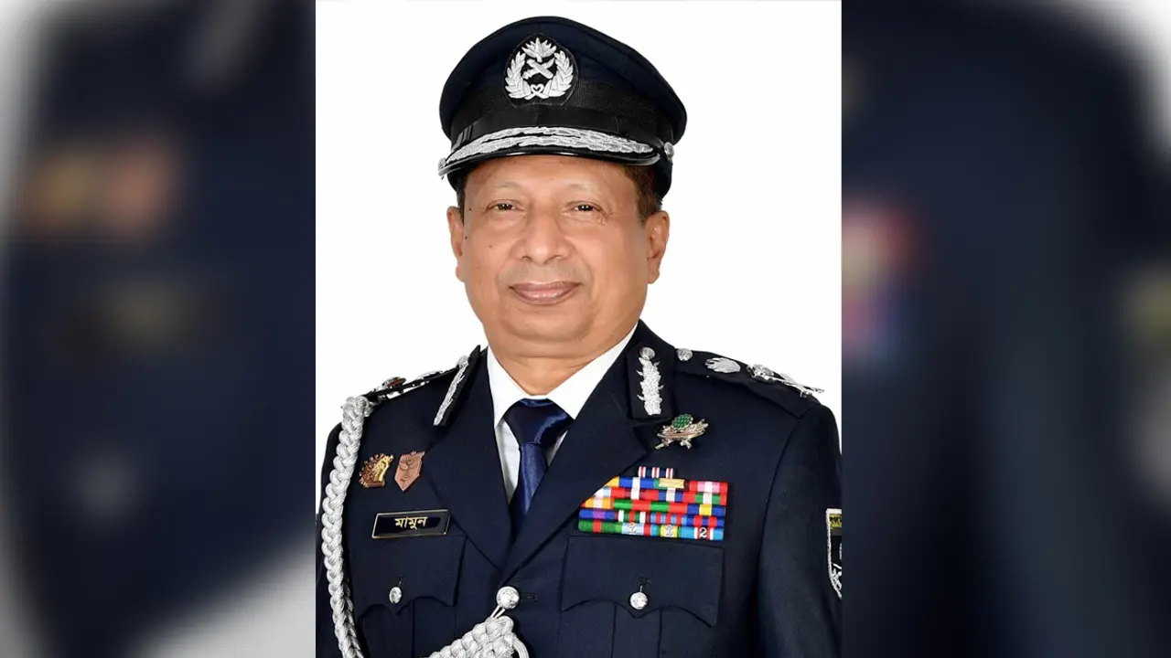 সিনিয়র সচিব পদমর্যাদা পেলেন পুলিশ প্রধান