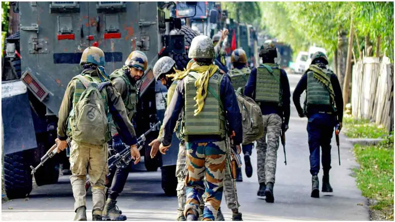 ভারতীয় সেনাবাহিনীর সাথে বিচ্ছিন্নতাবাদীদের সংঘর্ষ, নিহত ৩