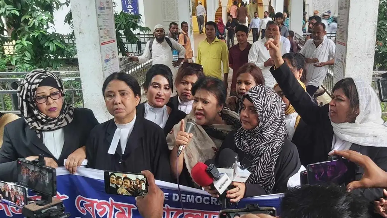 খালেদাকে বিদেশ পাঠাতে নারী আইনজীবীদের হুঁশিয়ারি