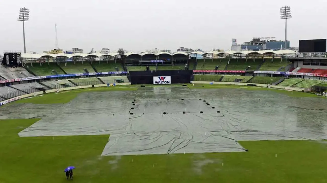 বৃষ্টির পেটে গেল প্রথম ওয়ানডে