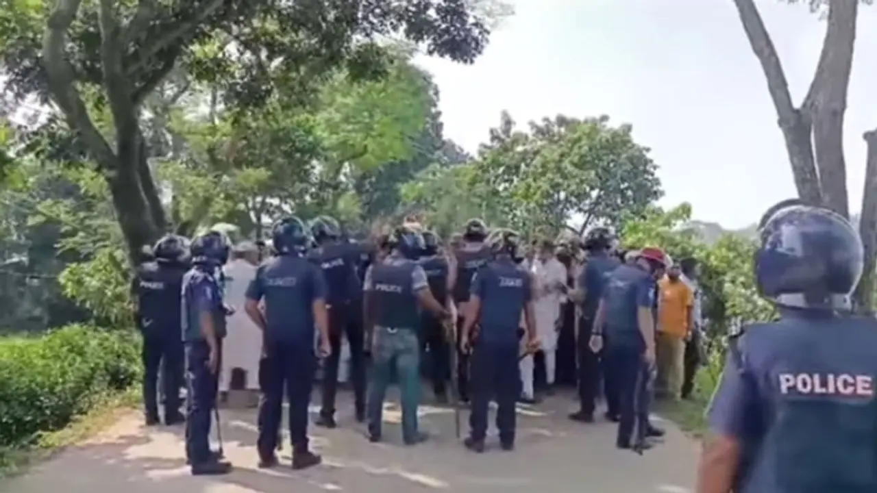 বিএনপির সহস্রাধিক নেতাকর্মীর বিরুদ্ধে মামলা, গ্রেপ্তার ১৩