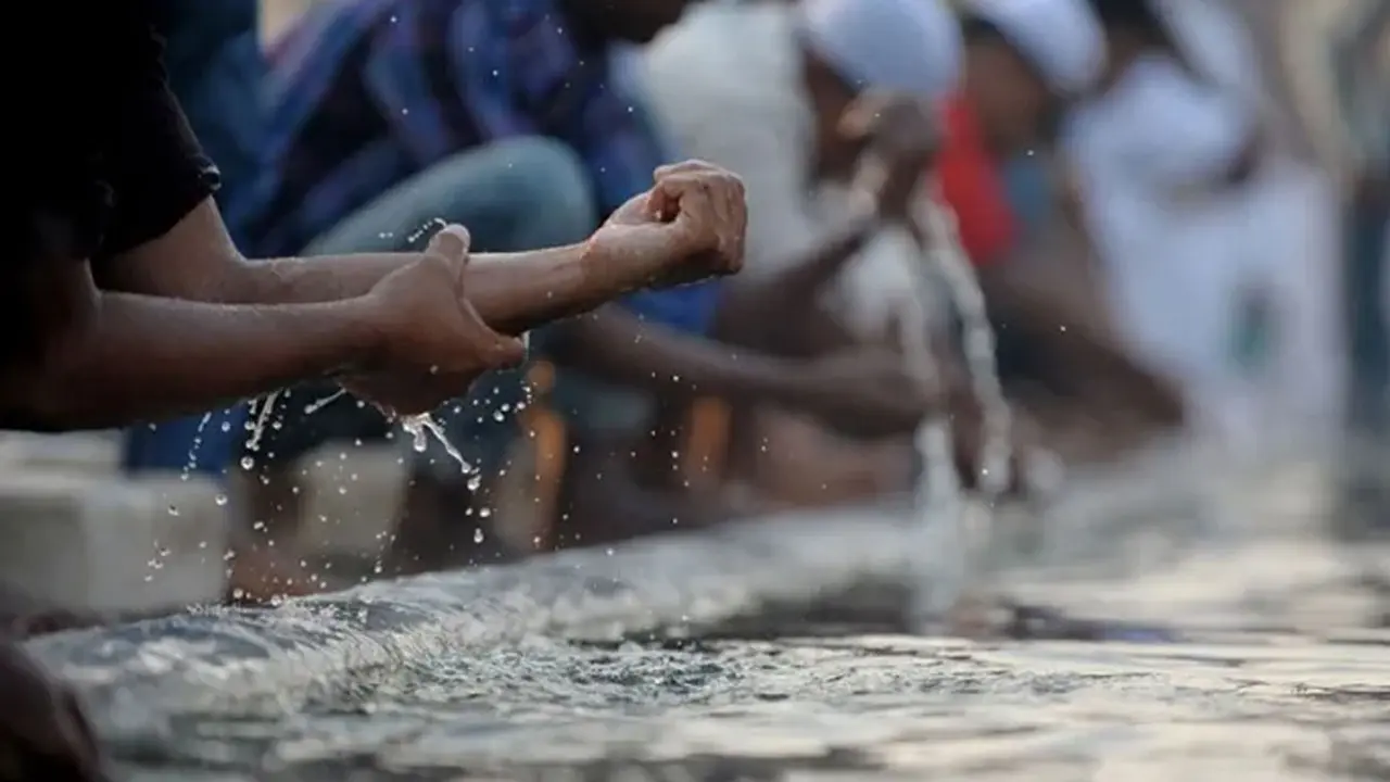 অজু করলে যেভাবে গুনাহ ঝরে যায়
