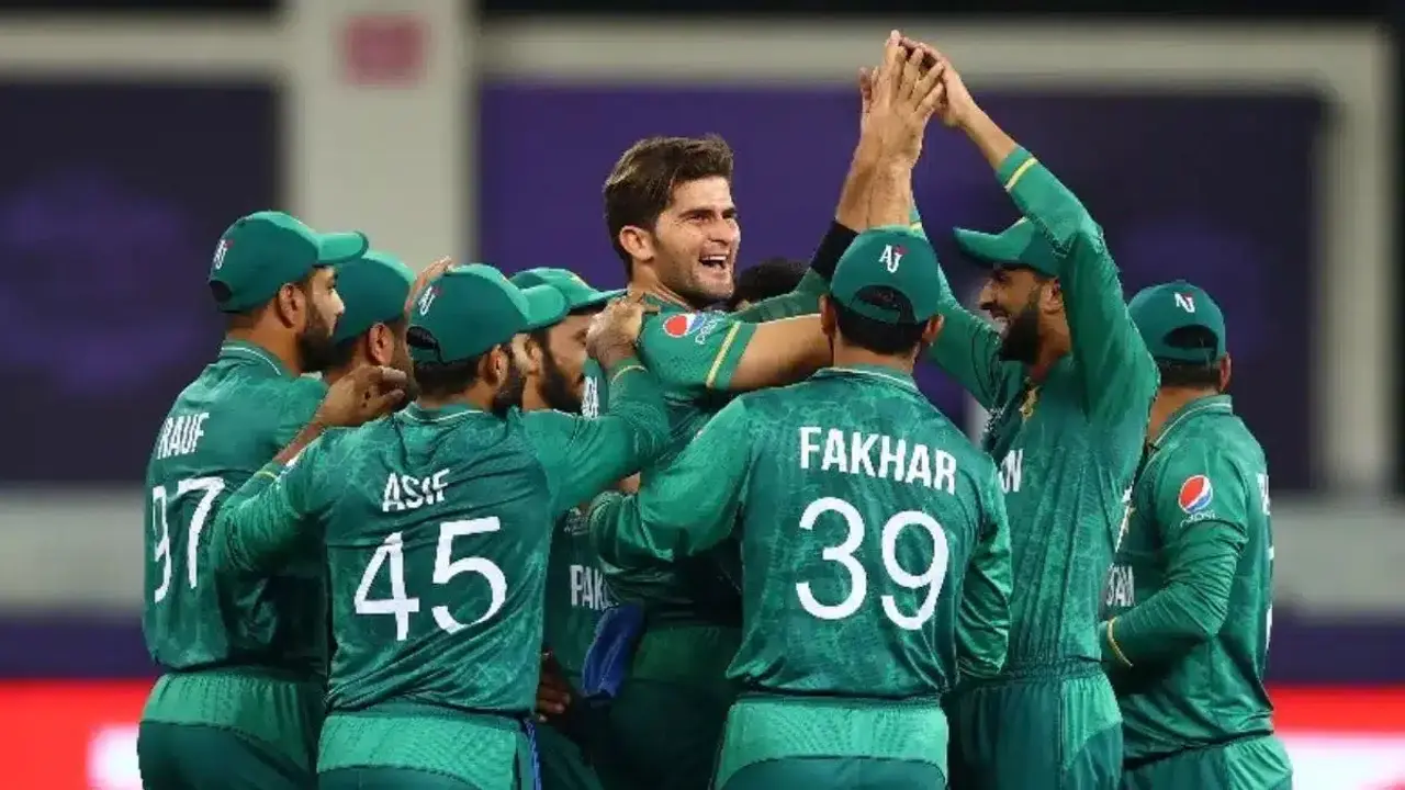 পিসিবির আয়ের ভাগ পাবেন বাবর-রিজওয়ানরা