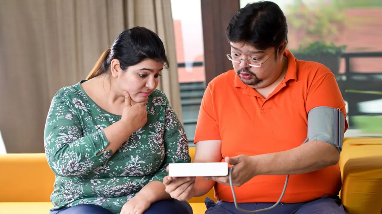 Blood Pressure : উচ্চ রক্তচাপ নিয়ন্ত্রণে এই ৫ কাজ করা জরুরি