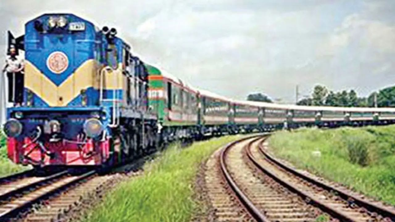 চট্টগ্রাম-কক্সবাজার রুটে পরীক্ষামূলকভাবে ট্রেন চলাচল অক্টোবরে