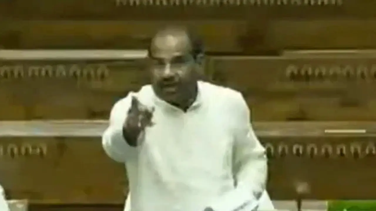 ভারতে পার্লামেন্টের ভেতরে মুসলিম এমপিকে বলা হলো ‘সন্ত্রাসী-দালাল’