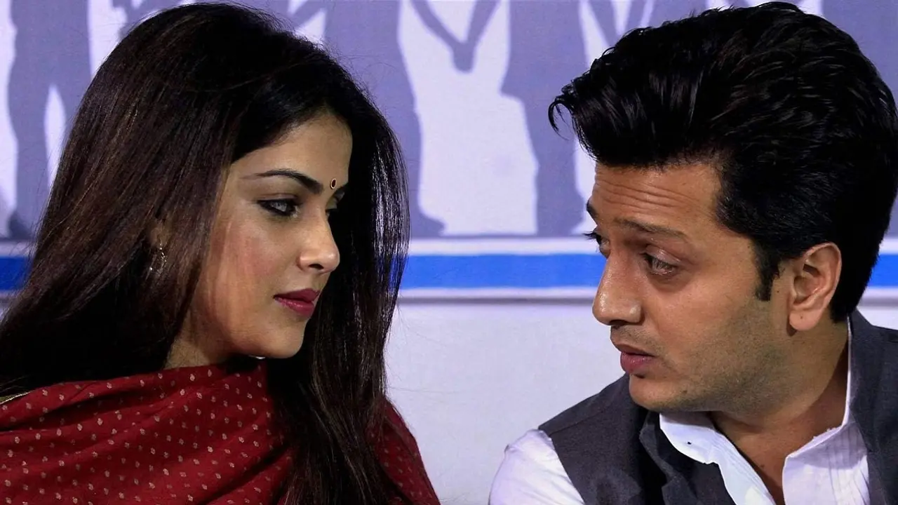 তৃতীয় সন্তানের মা হচ্ছেন জেনেলিয়া!