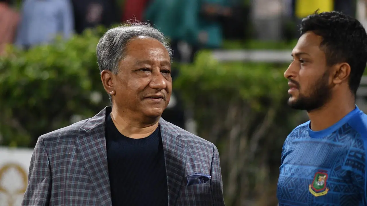 পাপনের বাসায় বৈঠকে সাকিব-হাথুরু