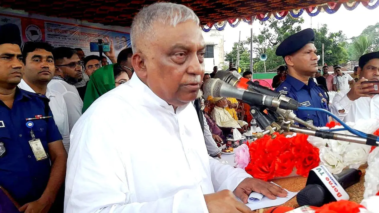 আওয়ামী লীগ কখনো পেশিশক্তিতে বিশ্বাস করে না : স্বরাষ্ট্রমন্ত্রী 