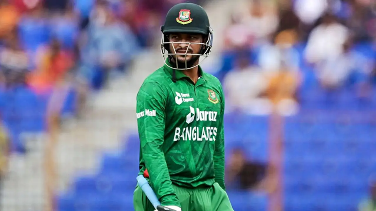 জানা গেল সাকিবের মাঠে ফেরার সময়