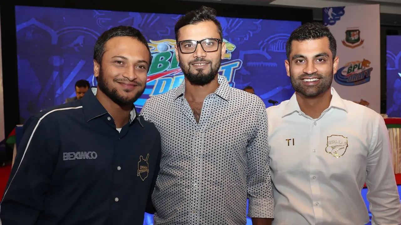 সমস্যার প্রশ্নে মাশরাফি বললেন ‘কে বলেছে আপনাকে’