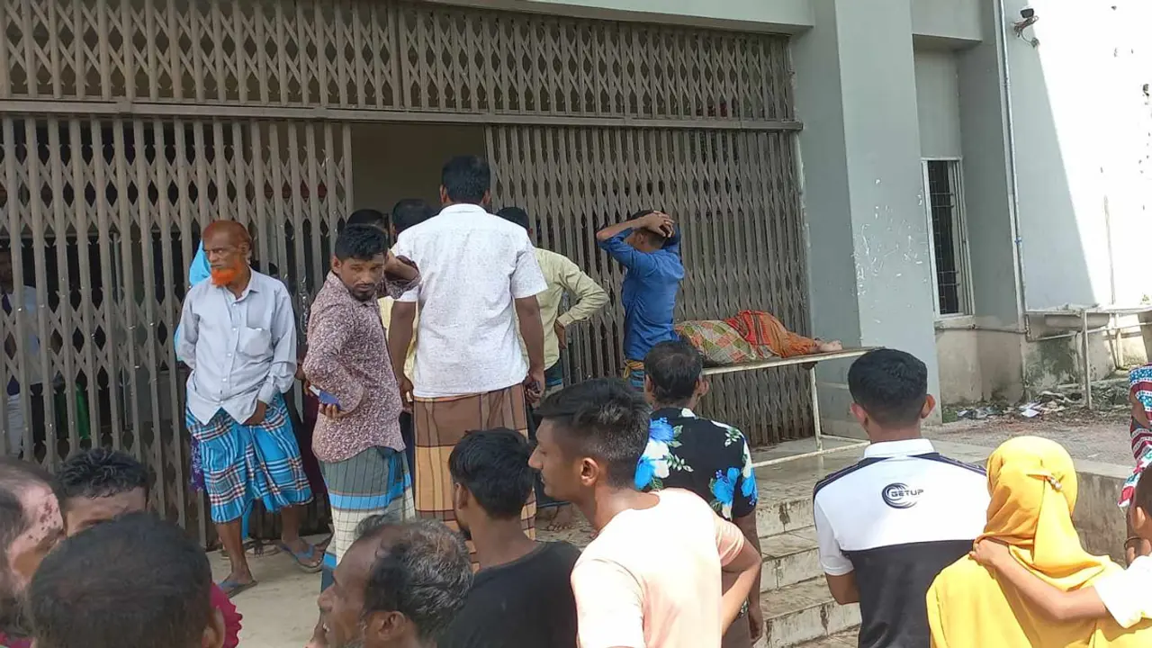 বিষপানে ৩ সন্তানের মৃত্যু, মায়ের অবস্থা আশঙ্কাজনক