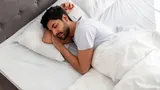 ২ মিনিটে ঘুমিয়ে পড়ার উপায়
