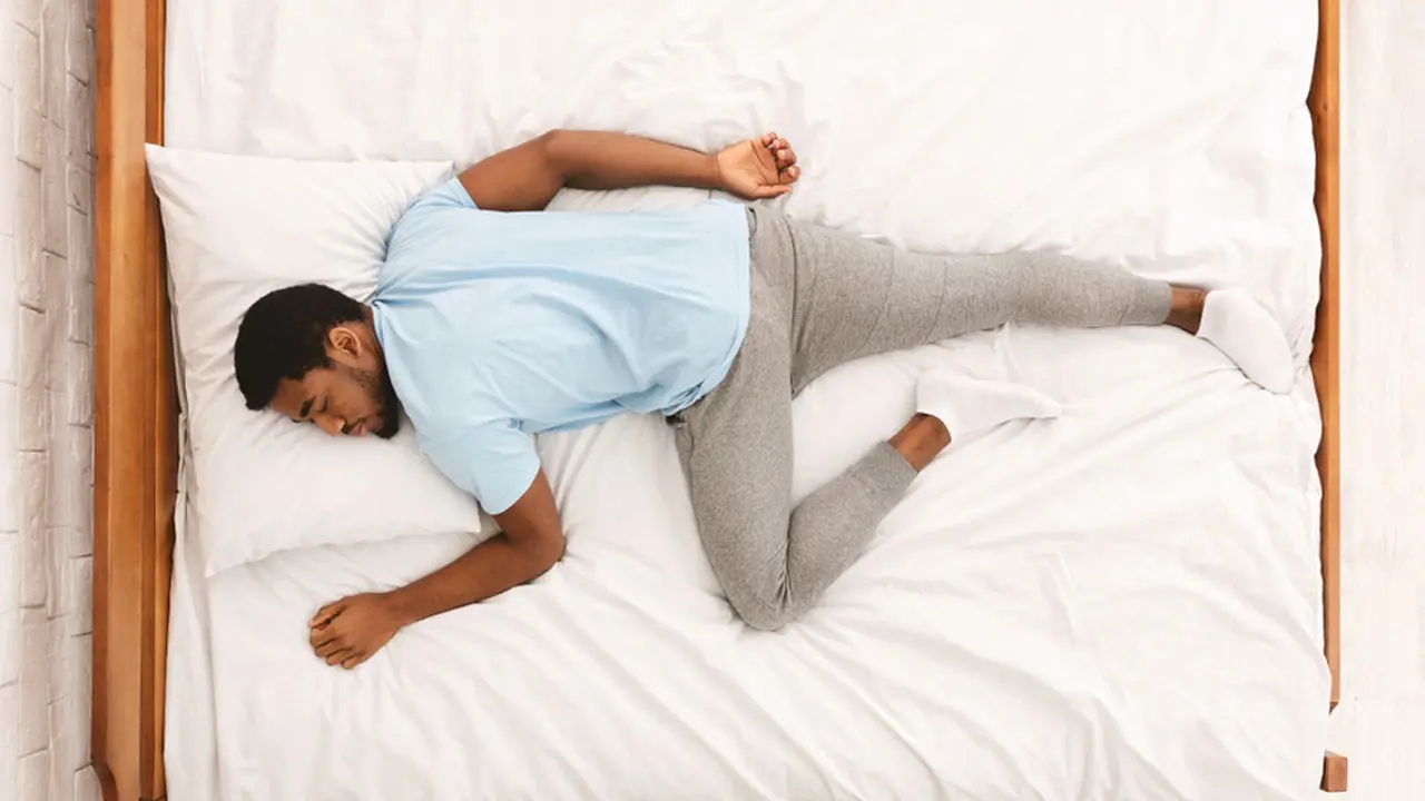 উপুড় হয়ে ঘুমালে কী হয়?