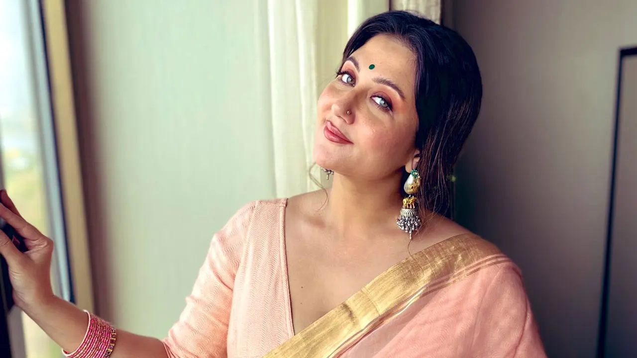 হাসপাতাল থেকে ছাড়া পেয়েছেন স্বস্তিকা