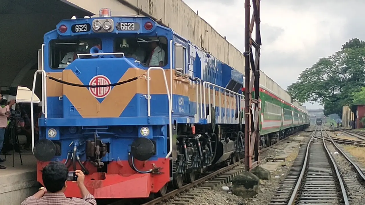 ঢাকা-মাওয়া-ভাঙ্গার রেলপথে ট্রেনের প্রথম হুইসেল