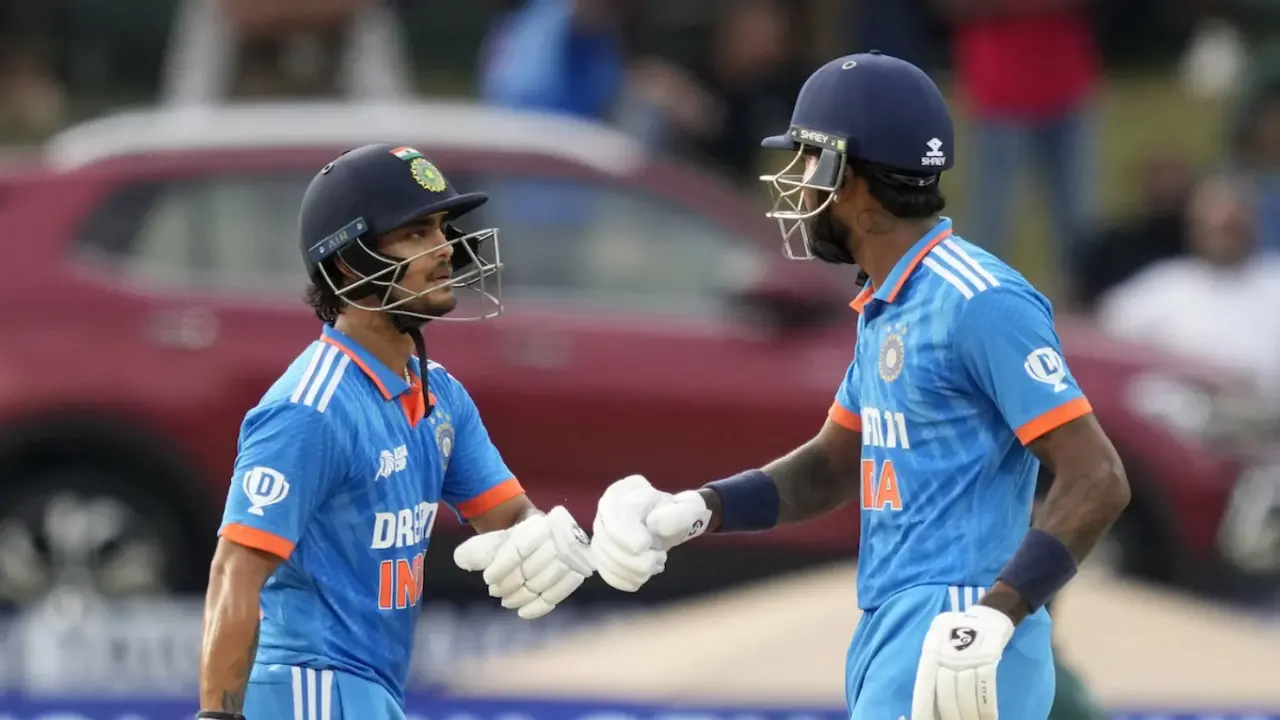 ইশান-হার্দিকের ব্যাটে লড়াই করার পুঁজি পেল ভারত