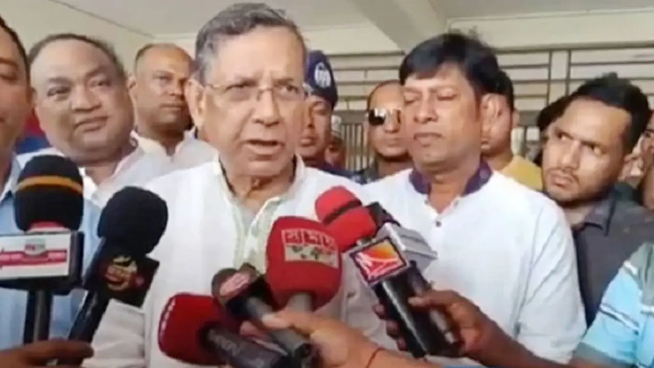 দলের অস্তিত্ব নিয়ে ভয়ে বিএনপি আবোল তাবোল বলছে : আইনমন্ত্রী
