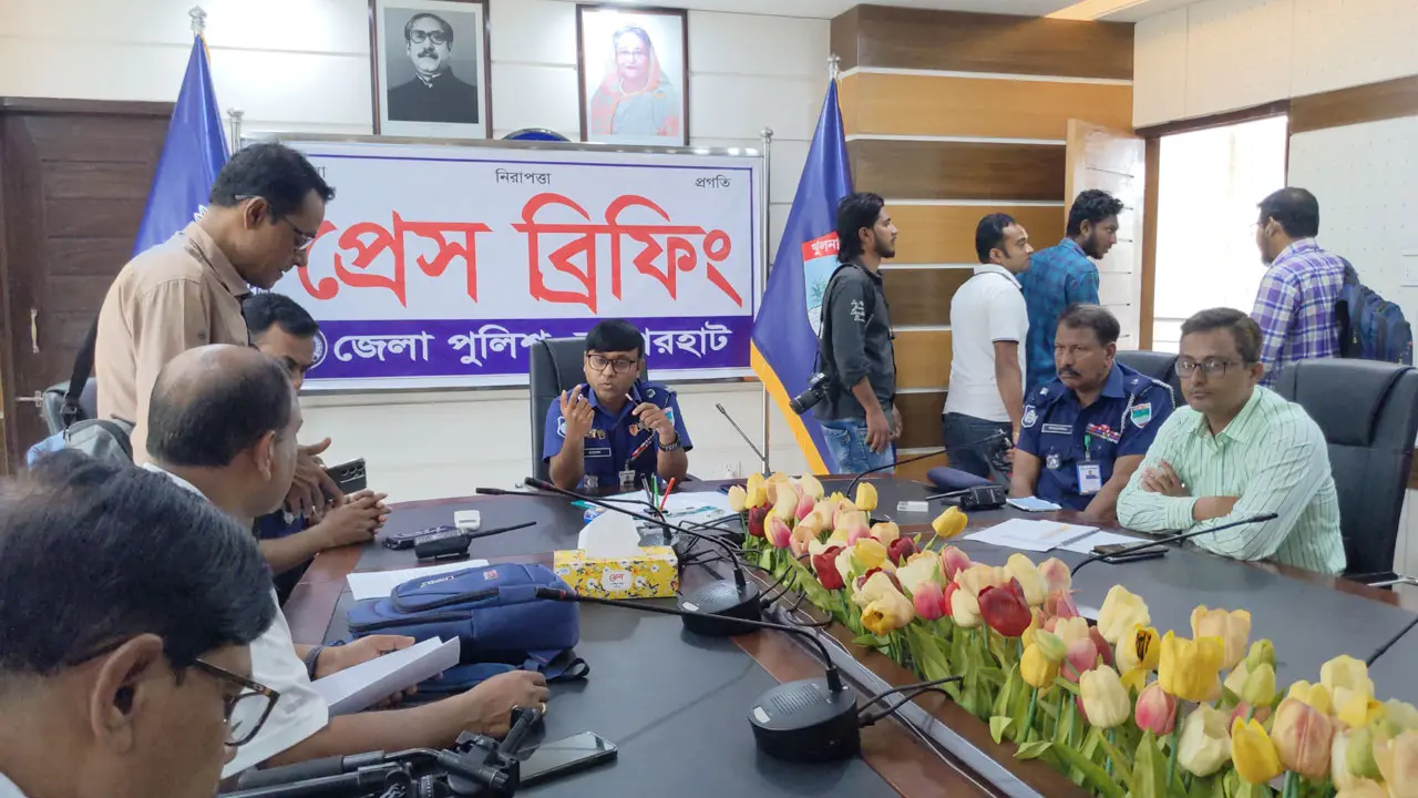 রামপাল তাপবিদ্যুৎকেন্দ্রে ঢুকে হামলা, পুলিশ হেফাজতে ১১ জন