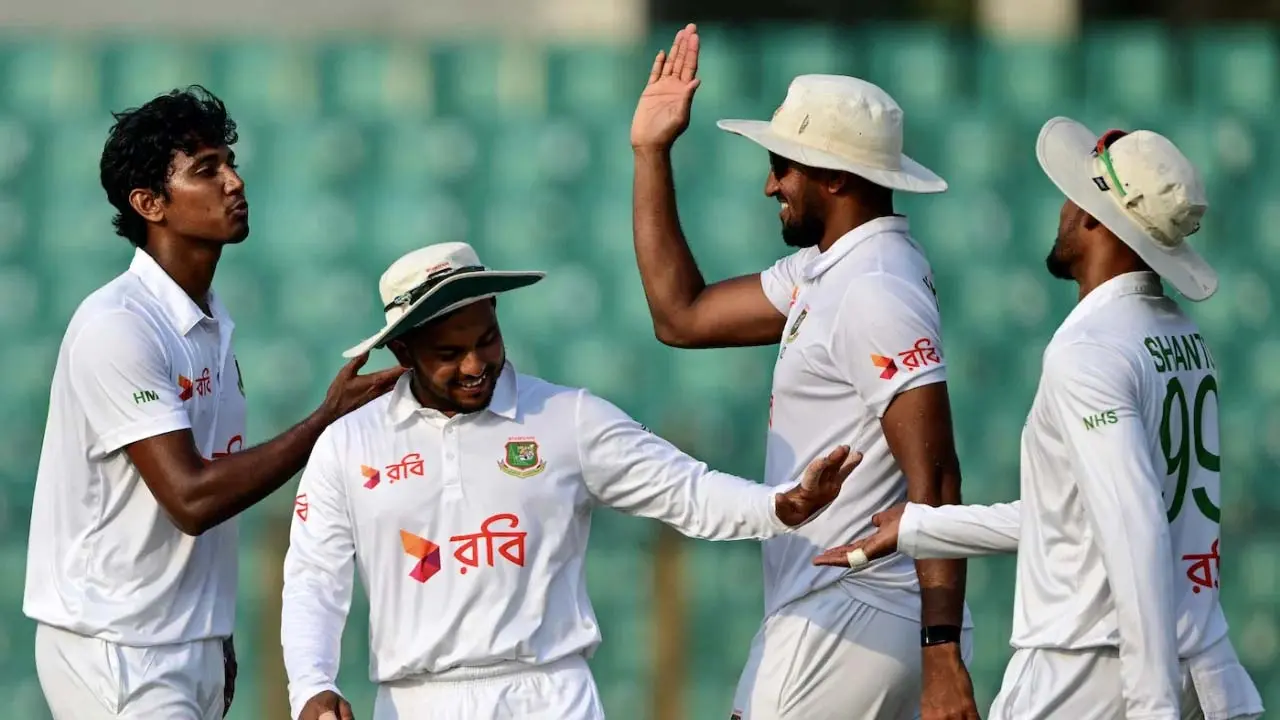 নামতে নামতে আরও নিচে বাংলাদেশ